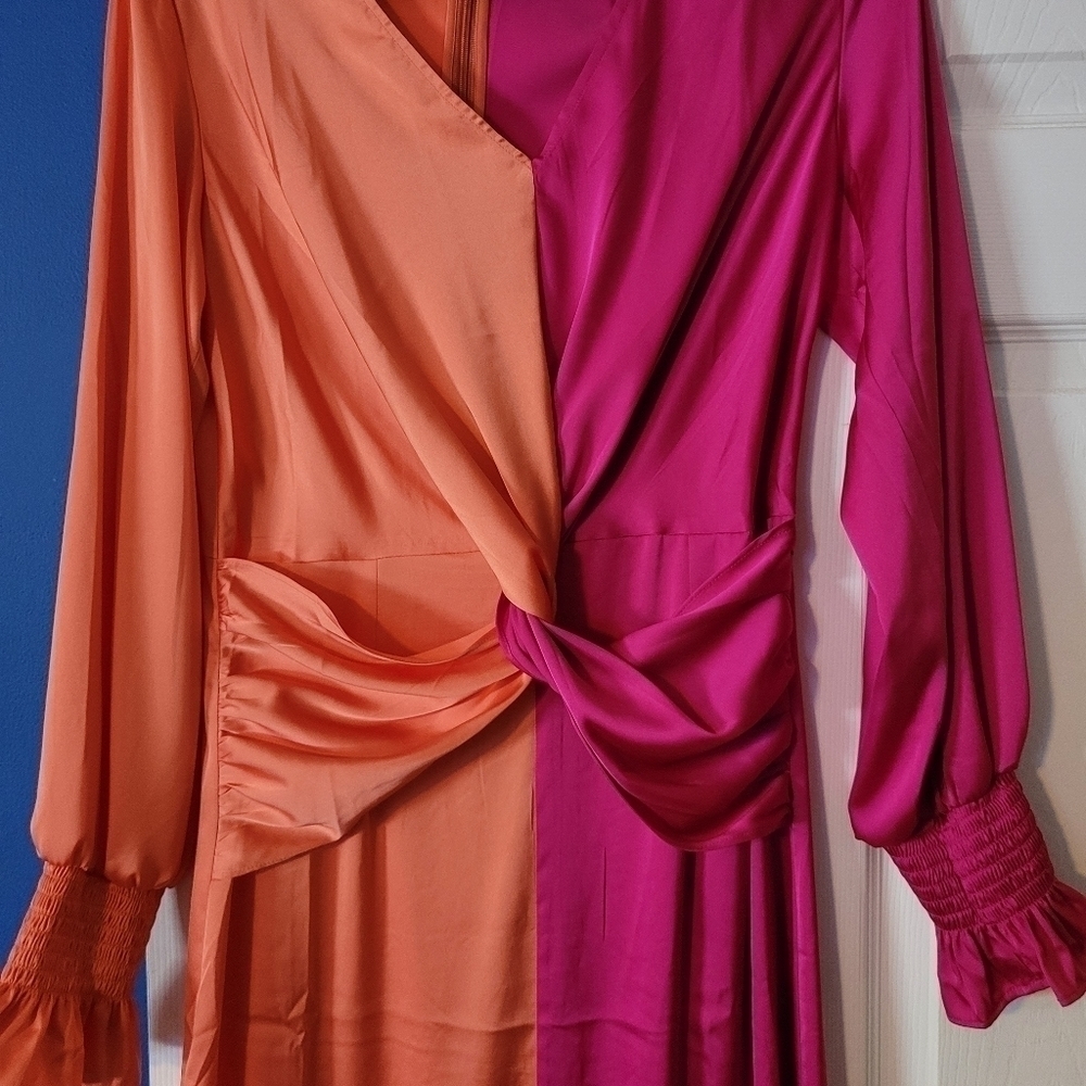 COLORBLOCK twist front dress 🤪 👌 ✨️ - Picture 10 of 10